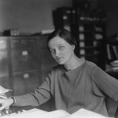 Cecilia Payne, a primeira pesquisadora a provar através de seu trabalho, que o sol é composto primariamente de hidrogênio