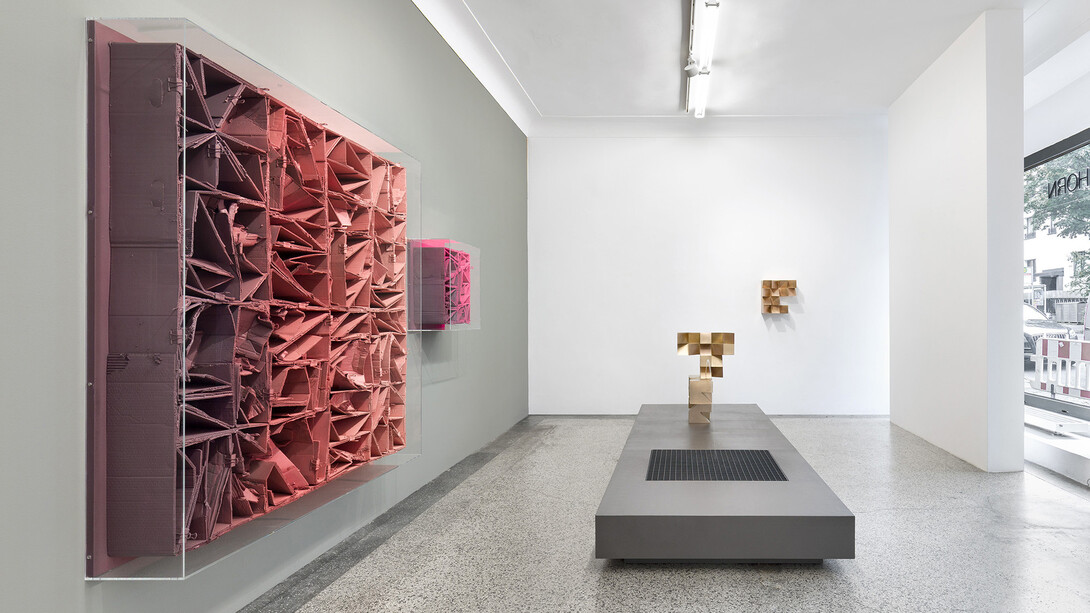 Jan Albers, teNdertaNtrum, exhibition view. Courtesy of Van Horn Gallery