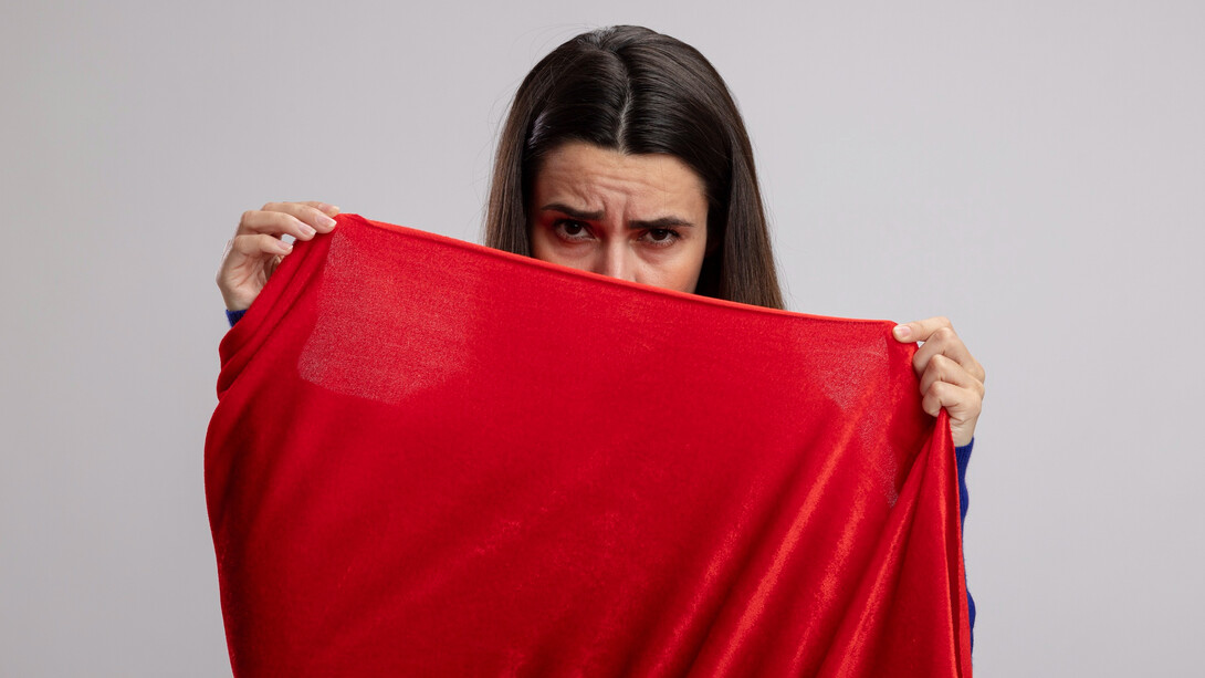 Las red flags, que en principio deberían ayudarnos a protegernos de vínculos dañinos, a menudo terminan funcionando como excusas para repetir los mismos errores y evitar lo desconocido