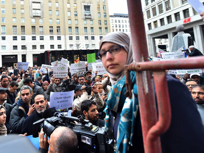 Sumaya Abdel Qader a una manifestazione