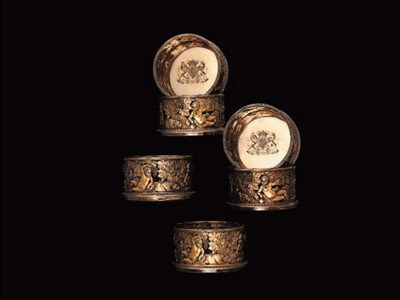 Sottobicchieri da vino in argento dorato George III, Alan e Simone Hartman Collection presso Christie's 