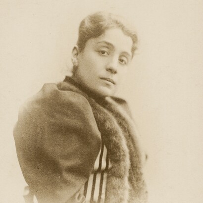 L'intensa relazione artistica e sentimentale con Gabriele D’Annunzio influenzò profondamente la carriera di Eleonora Duse