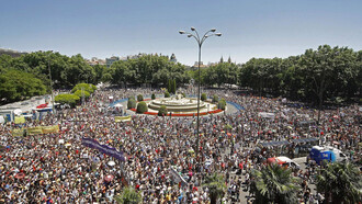 El movimiento de «Indignados» en la Plaza de Neptuno, Madrid