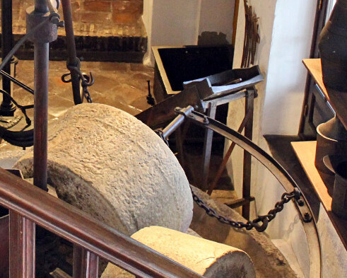 La almazara, Exhibition view. Courtesy of Museo Unicaja de Artes y Costumbres Populares