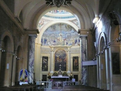 La Basilica di Santa Pudenziana conserva uno dei più antichi mosaici cristiani di Roma, raffigurante Cristo in trono circondato dagli apostoli. Roma, Italia