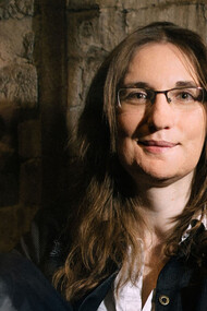Christelle Dabos. Ophélie, le personnage de la saga, ne se contente pas d’admirer les miroirs, elle les traverse ! 