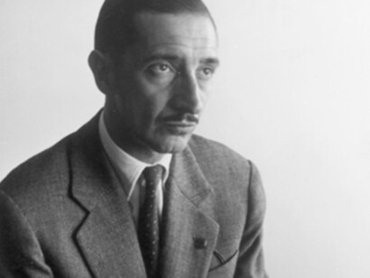 Eduardo Anguita Cuéllar fue un poeta chileno de la llamada generación literaria de 1938