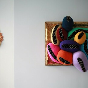 De fil(s) en aiguille(s), Exhibition view. Courtesy of La Patinoire Royale