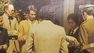 23 Marzo 1975 Ambasciata Italiana in Cile, in primo piano Antonio Arévalo e il diplomatico Emilio Barbarani