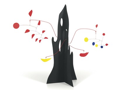 Alexander Calder, Crag with Yellow Boomerang and Red Eggplant, 1974, Láminas de metal pintado y alambre, 198.1 x 238.7 x 104.1cm, Pictures courtesy of Mayoral. Art Revolutionaries, Mayoral at 6 Duke Street, London, 18 January—10 February 2017