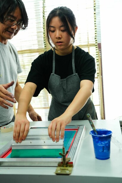 Students in Education lab exploring Mark Bradford’s Merchant posters, Hong Kong, 2024. Courtesy of Hauser & Wirth Gallery. Photo by Ivan Chan 
