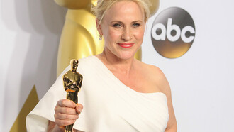 La actriz Patricia Arquette denuncia la desigualdad en Hollywood tras recibir su Óscar