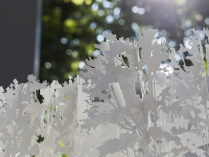 Vue de l’exposition Junya Ishigami, Freeing Architecture, Fondation Cartier pour l’art contemporain, Paris, 2018. © JUNYA.ISHIGAMI+ASSOCIATES. Photo © Thibaut Voisin.