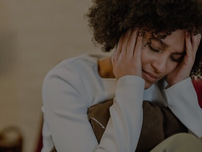 Mulher sozinha deprimida