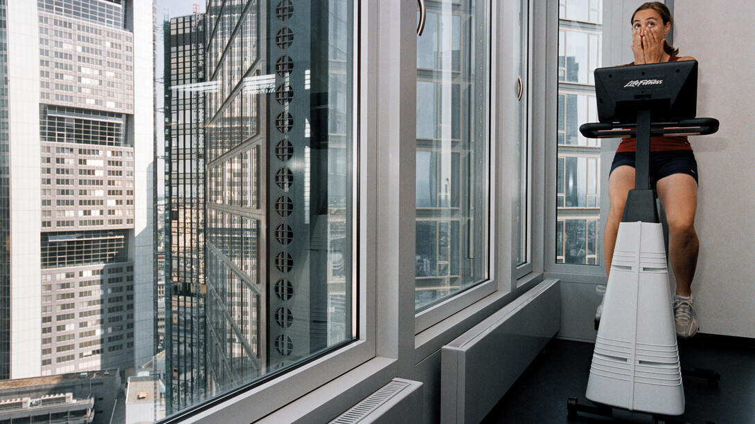 Andri Pol, Sala fitness dell’Innside Hotel Frankfurt am Main (dettaglio), Assia, Germania, 2003. Cortesia di Fotostiftung Schweiz