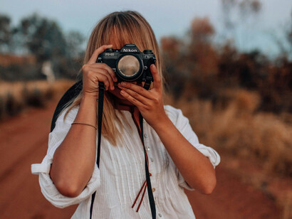 Através de suas fotos Katerina Plotnikova nos lembra da conexão primordial com a natureza e do papel dos animais como nossos amigos