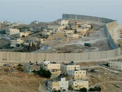 The division Israel - Palestina is symbolized by the barrier ©  Associated Press