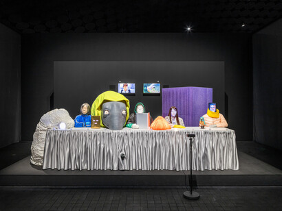 Anna Estarriola, Staged circumstances and piles of things, exhibition view. Courtesy of Amos Rex