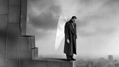 Fotograma del filme «El cielo sobre Berlín» («Der Himmel über Berlin»), dirigido por Wim Wenders