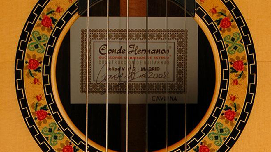 Conde Hermanos guitar