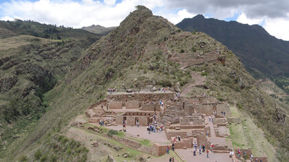 Valle en la región del Cusco, ruinas de los Incas, Peru