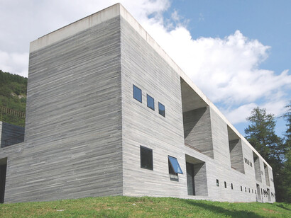 The Thermal Baths in Vals, Switzerland, is a hotel and spa complex built over the only thermal springs in the Graubünden canton, designed by Peter Zumthor and completed in 1996