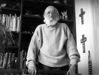 Natural de Recife, Pernambuco, Brasil, Paulo Freire foi um educador e filósofo brasileiro
