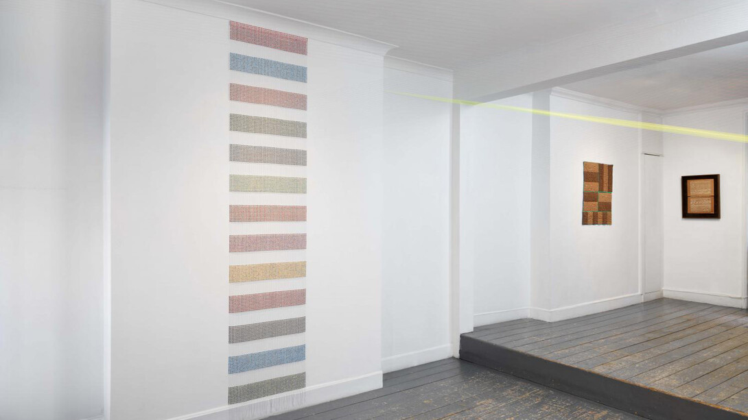 Various artists, Woven dialogues, exhibition view. Courtesy of Patrick Heide Contemporary Art