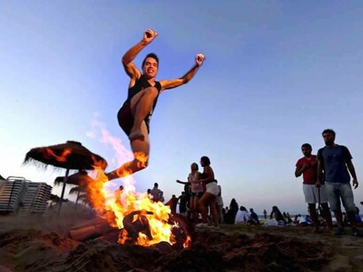 Saltando la hoguera