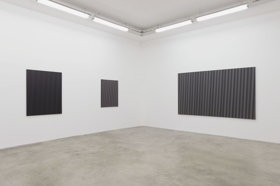 View of the exhibition / Vue de l’exposition CHOI
Myoung-Young, LEE Seung-Jio and SUH Seung-
Won “ORIGIN” curated by PARK Seo-Bo at Galerie
Perrotin, Paris
Here: LEE Seung-Jio
Photo : Claire dorn
Courtesy Galerie Perrotin