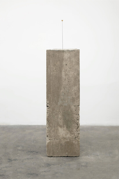 Andrea Galvani, Llevando una pepita de oro a la velocidad del sonido #0, 2015, Concrete, steel and california gold nugget 24 karats, 136 cm x 40 cm x 40 cm 
