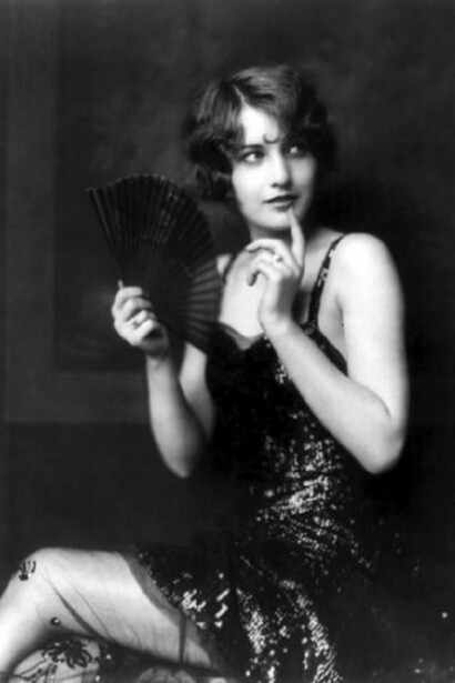 A Flapper Halloween Costum from the 20's