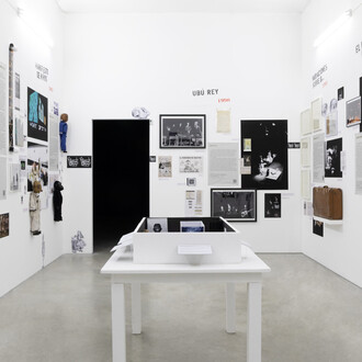 Theatre machine: el Periférico de Objetos (1990–2009), exhibition view. Courtesy of Museo de Arte Moderno de Buenos Aires