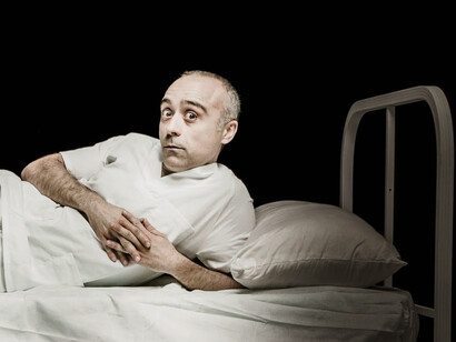 Paciente recluido en un sanatorio mental