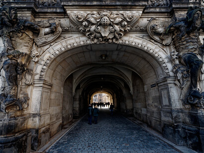 Bastian Kramer, Schloßplatz, Georgentor Renaissance, Dresden, 1535, Alemania.
Crear nuevas formas de representaciones institucionalizadas en un concepto: "la perspectiva del espacio"