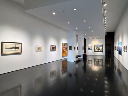 Various artists, What's new? exhibition view. Courtesy of Forum Gallery