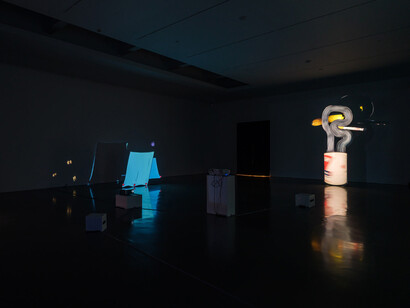 Alex Hubbard, Abstract or regular, exhibition view. Courtesy of Regen Projects 