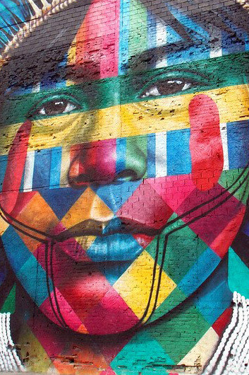 Arte de rua em mural no Rio de Janeiro, Brasil, criada pelo artista brasileiro Eduardo Kobra