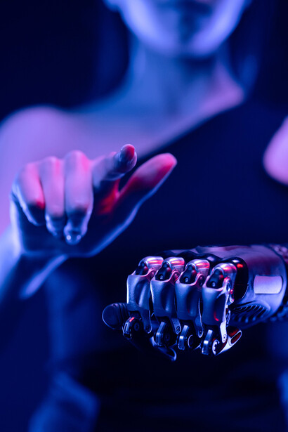 Quem comanda os gestos de uma máquina?