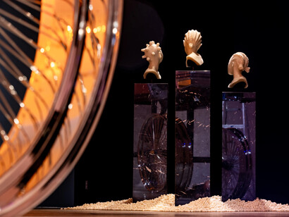 Esmaa Mohamoud, Let Them Consume Me In The Light, installation view, photo by Kyle Flubacker. Courtesy of Kavi Gupta Gallery