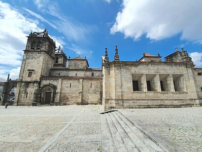 Lateral da Catedral Sé de Braga, em Portugal