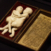 Verschiedene Künstler/innen, Bewundert, gesammelt und ausgestellt, Ausstellungsansicht. Mit freundlicher Genehmigung des Albertinum Museums