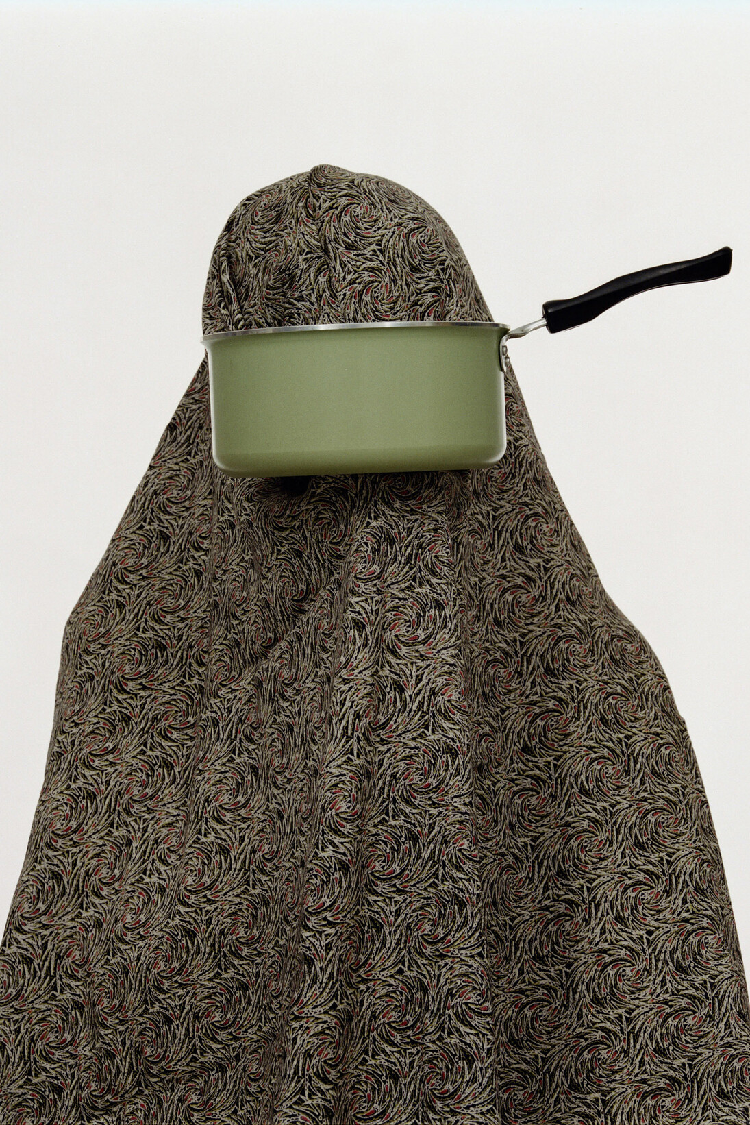 Shadi Ghadirian, Like Everyday #5, 2002, Digital print, 50 x 50 cm, Courtesy l'artista e Officine dell’Immagine, Milano
