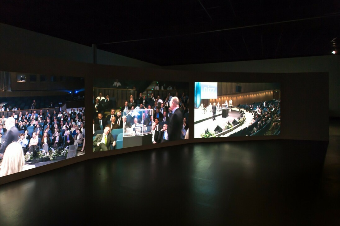 Aernout Mik. Courtesy of carlier | gebauer