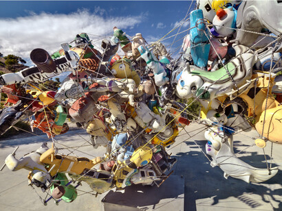 Nancy Rubins, Our Friend Fluid Metal, Spiral Ragusso, 2013, aluminium, stainless steel, 134 x 228 x 187 inches (340.4 x 579.1 x 475 cm) © Nancy Rubins. Courtesy of the artist and Gagosian Gallery. Photography by Erich Koyama.  