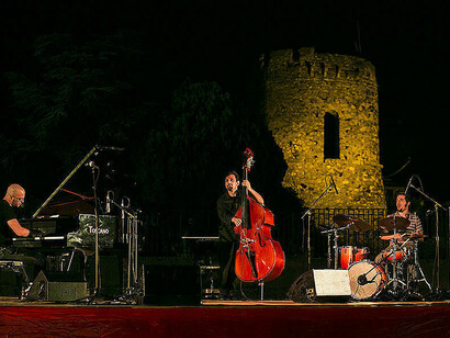 Trio Fabio Giachino a Roccella Jonica