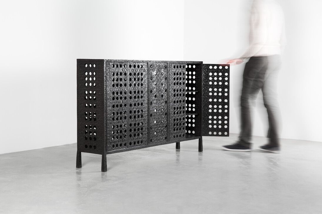 Ingrid Donat, Buffet Cisco
2015
Bronze
H87 L141 W28.5 CM / H34.2 L55.5 W11.2 IN
Limited edition of 8 + 4 AP