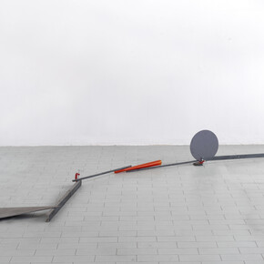 Alice Cattaneo b. 1976 Untitled, 2016
Iron, clamp, acetate sheet 35 x 350 x 100 cm
13 3/4 x 137 3/4 x 39 3/8 in Courtesy Mazzoleni