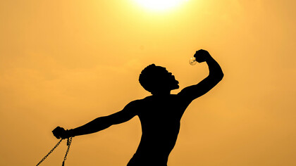 Desafios e perspectivas: políticas públicas e projetos de lei visando revogar a criminalização da vadiagem e promover a inclusão social