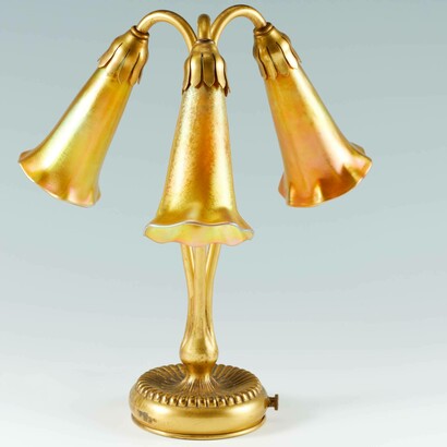  Tiffany Studios, Gilt Bronze Three Lily Lamp, 1901-1925, Photo: Brain Trust Inc
